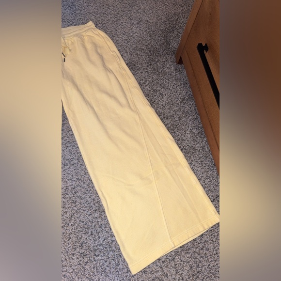 Aerie Butter Yellow Set (Shirt & Wide Leg Trouser) - Picture 8 of 16